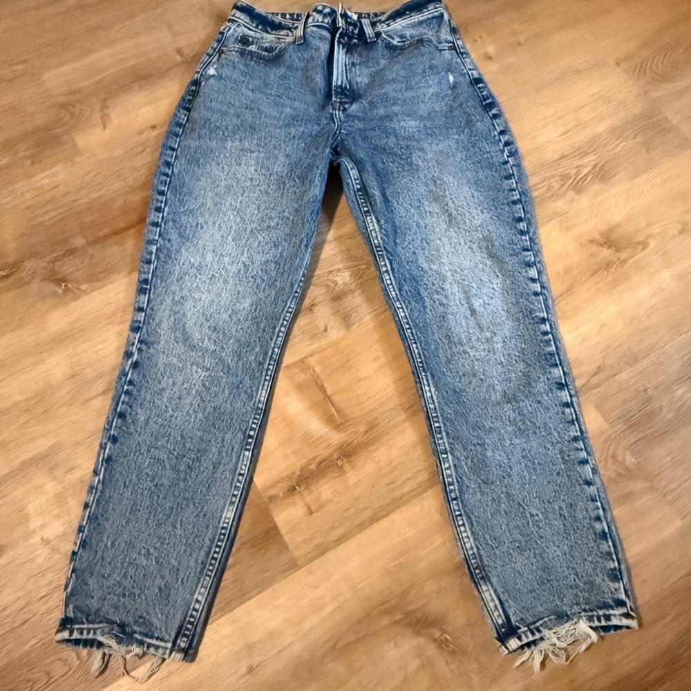 Abercrombie & Fitch 27/4 The Mom Fit High Rise Straight Leg Jeans